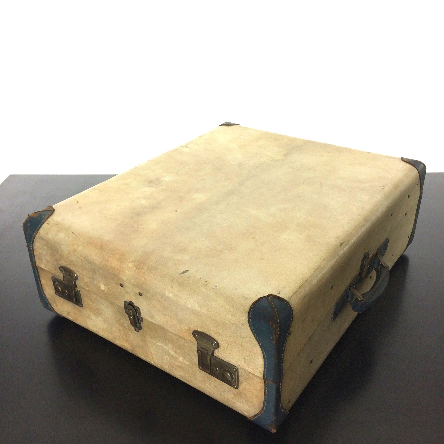 Valigia guardaroba pergamena parchment